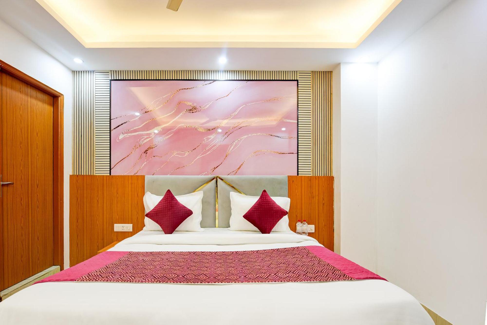 Airport Hotel Kiara - New Delhi Airport Exteriör bild