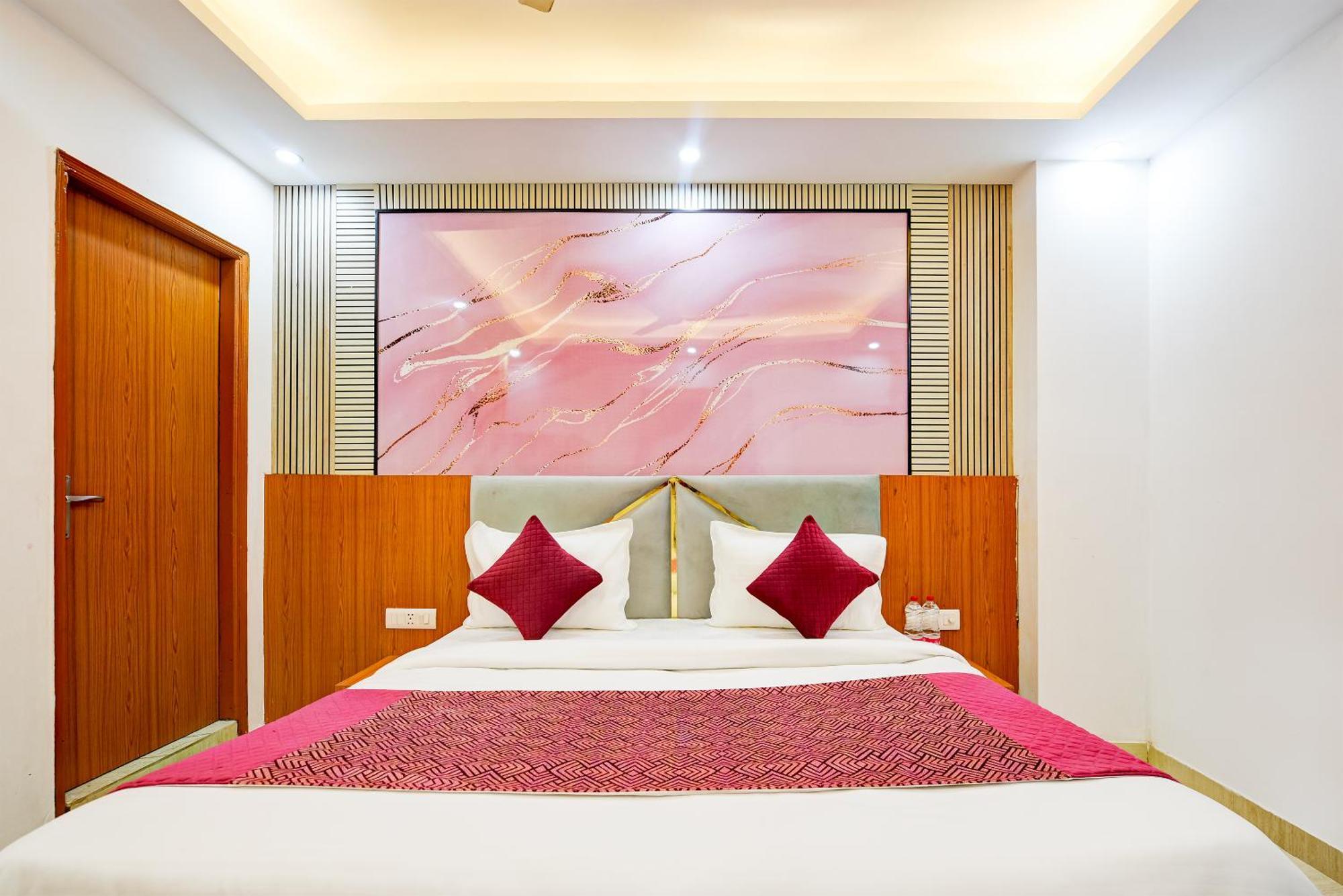 Airport Hotel Kiara - New Delhi Airport Exteriör bild