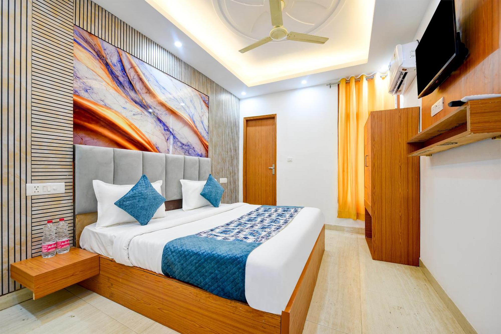 Airport Hotel Kiara - New Delhi Airport Exteriör bild