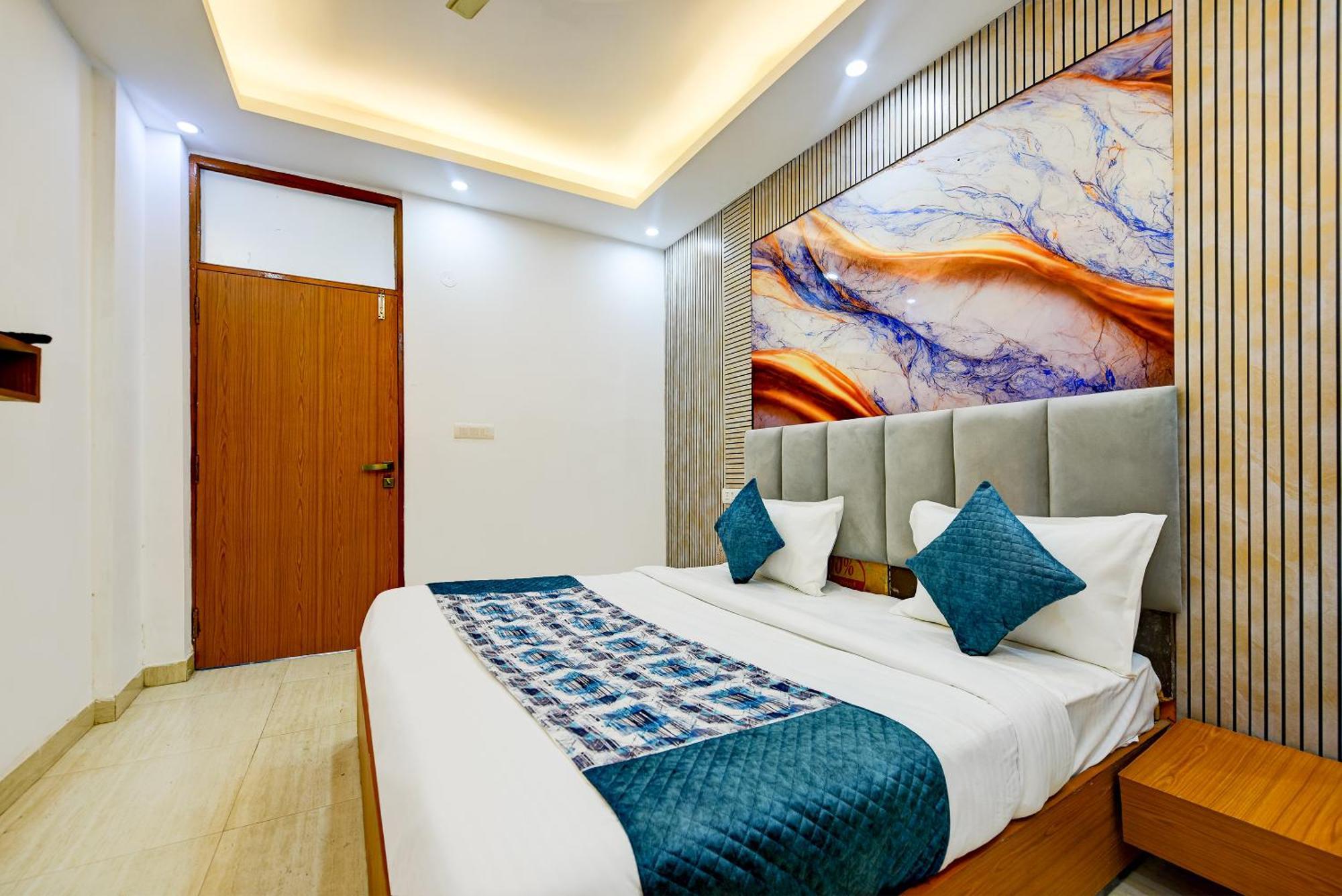 Airport Hotel Kiara - New Delhi Airport Exteriör bild
