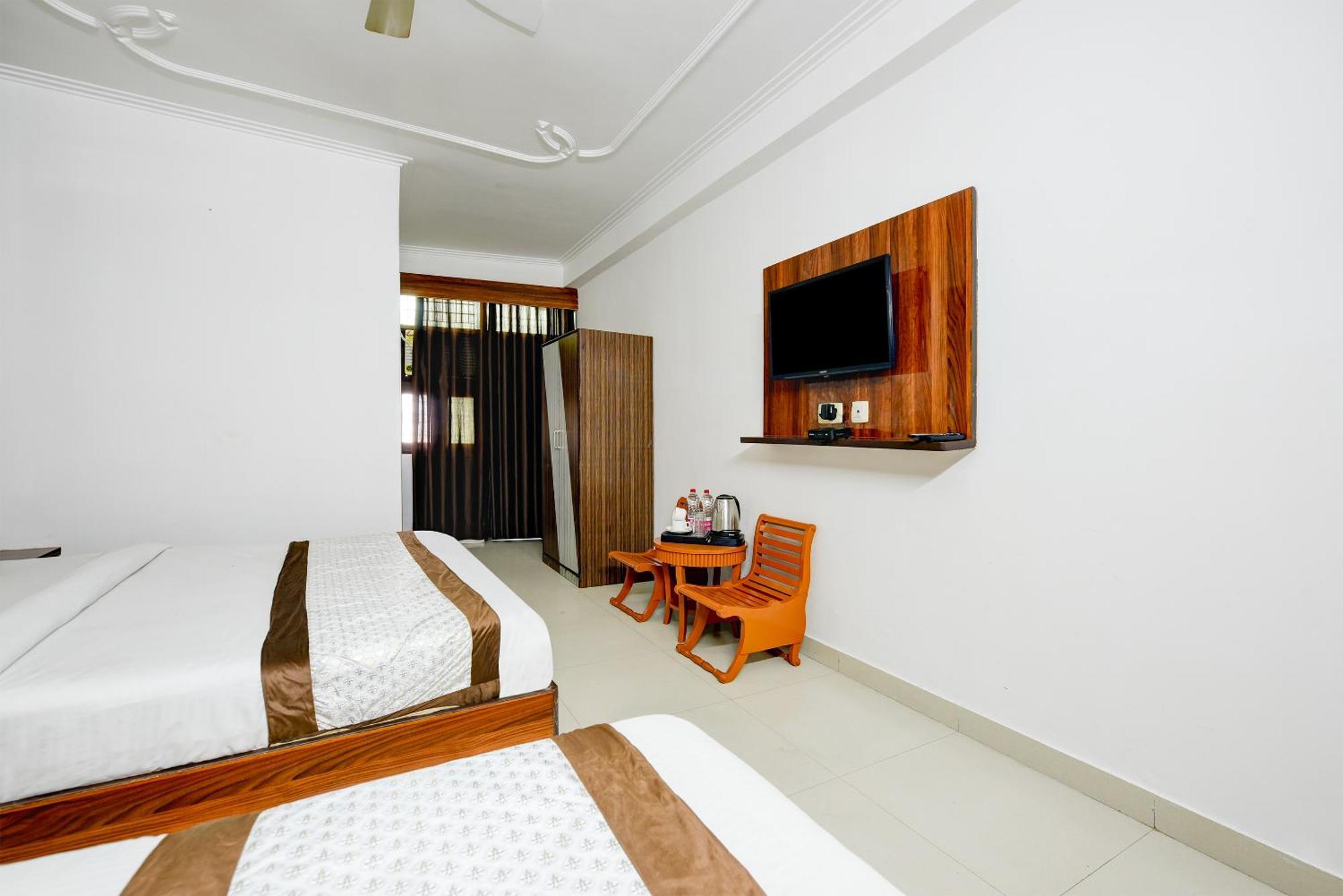 Airport Hotel Kiara - New Delhi Airport Exteriör bild