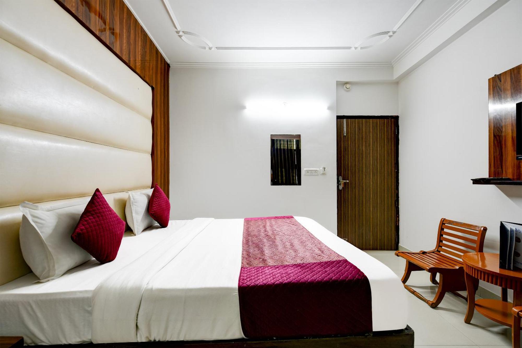Airport Hotel Kiara - New Delhi Airport Exteriör bild
